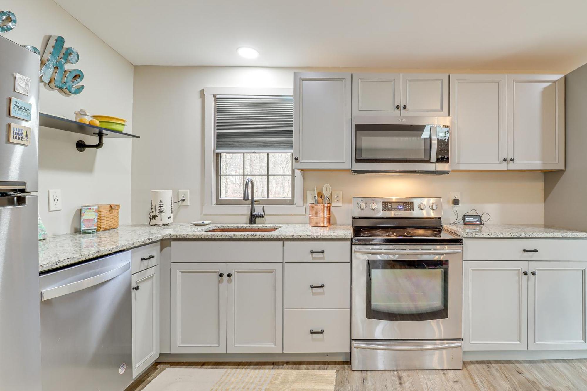 Quaint Jim Thorpe Cabin Retreat, Walk To Beach! Bagian luar foto