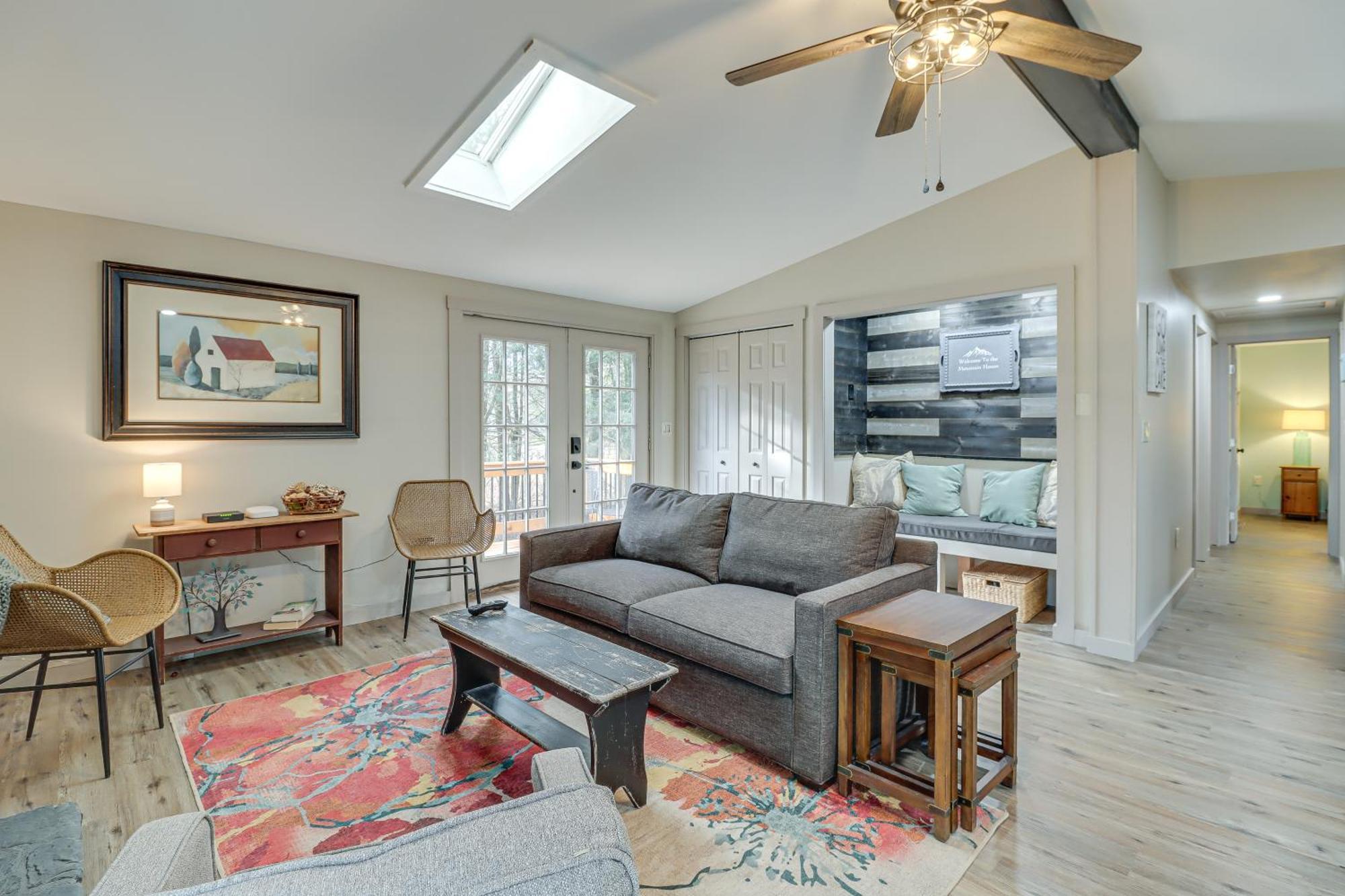 Quaint Jim Thorpe Cabin Retreat, Walk To Beach! Bagian luar foto