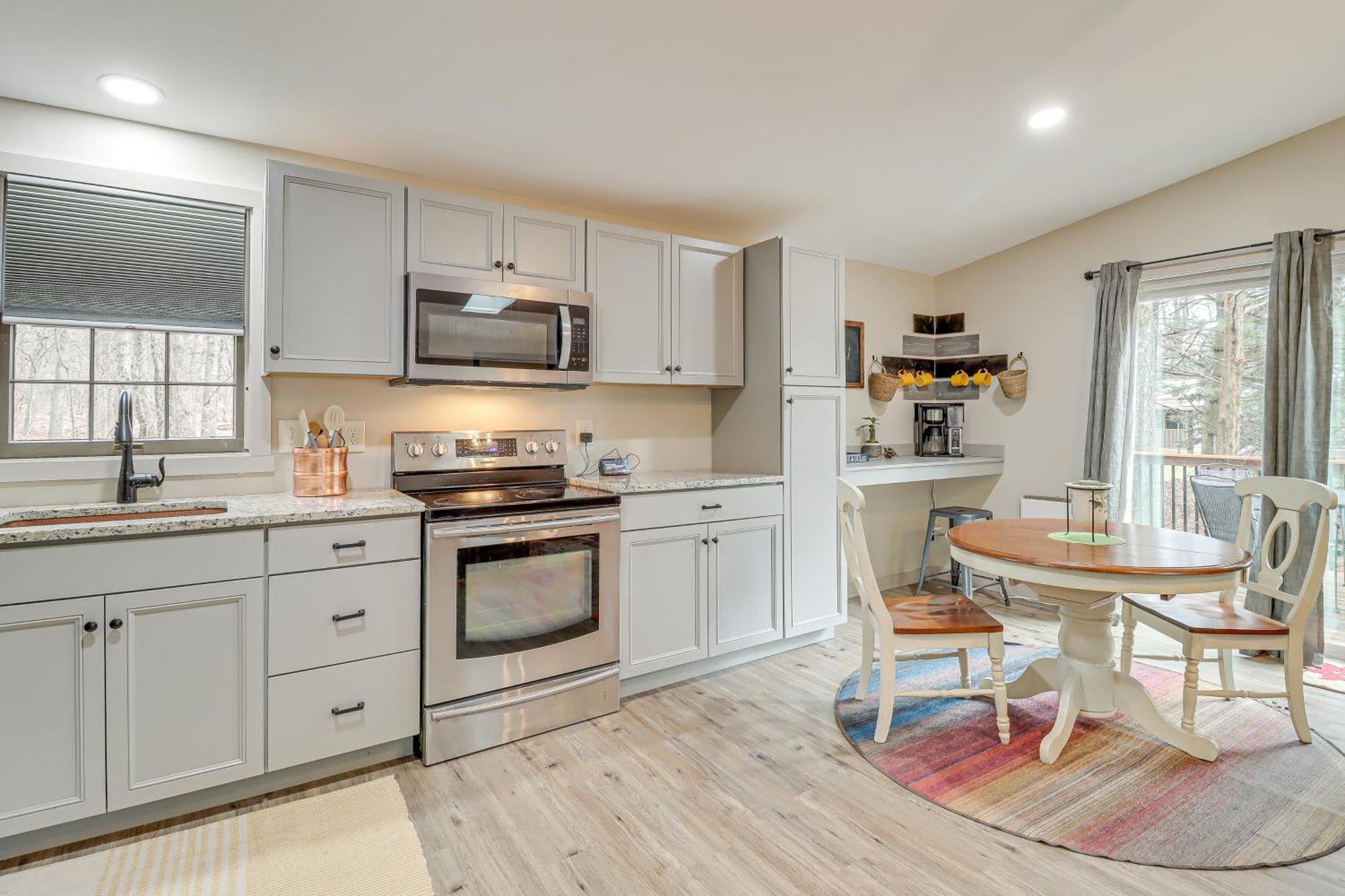 Quaint Jim Thorpe Cabin Retreat, Walk To Beach! Bagian luar foto