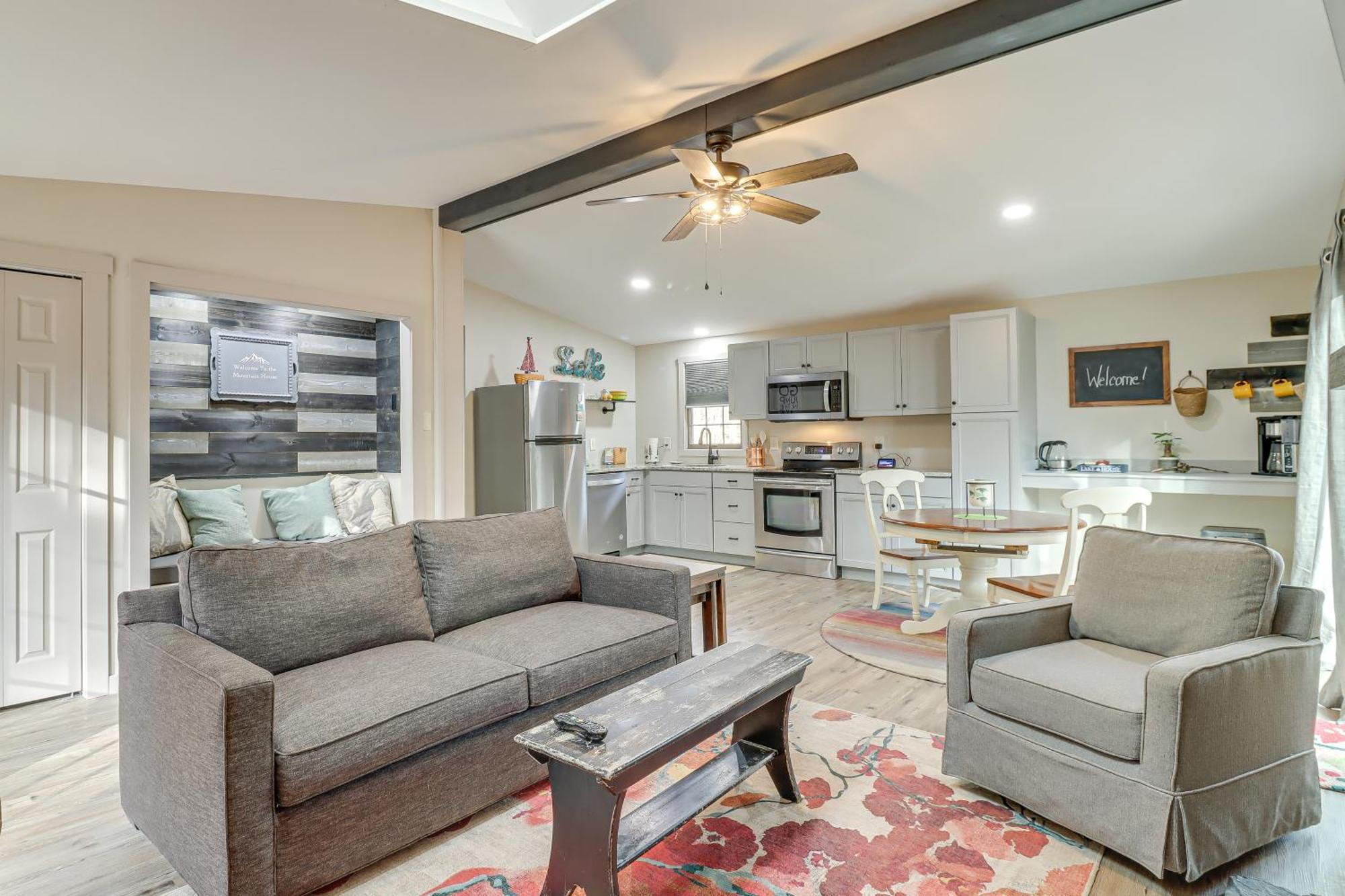 Quaint Jim Thorpe Cabin Retreat, Walk To Beach! Bagian luar foto