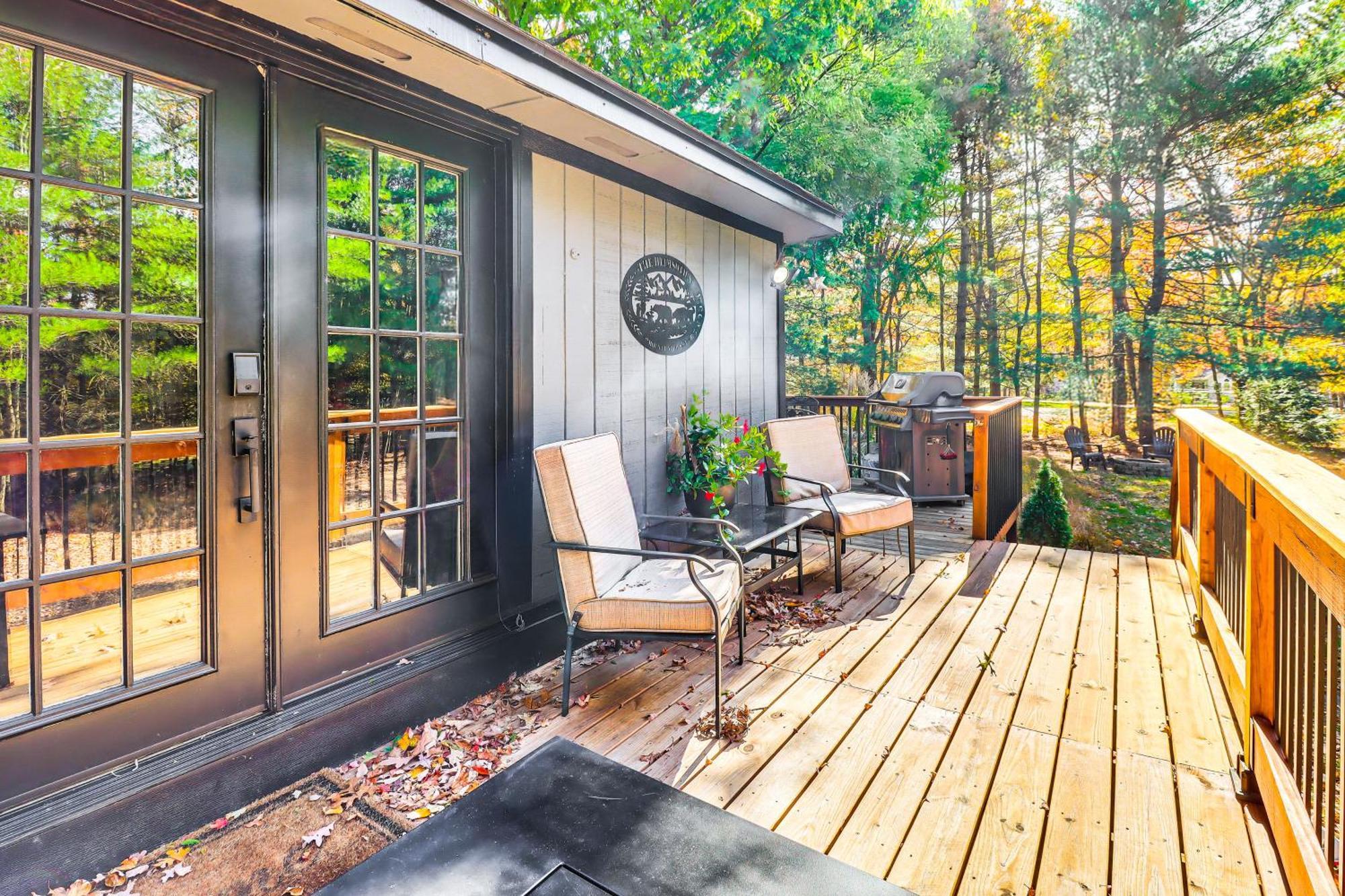 Quaint Jim Thorpe Cabin Retreat, Walk To Beach! Bagian luar foto