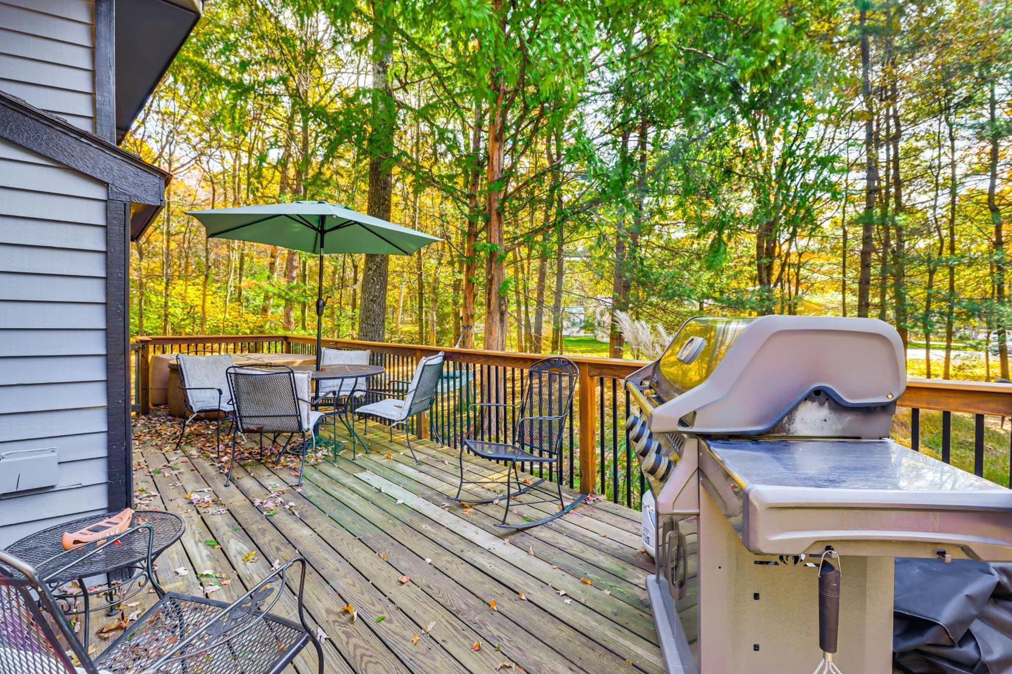 Quaint Jim Thorpe Cabin Retreat, Walk To Beach! Bagian luar foto