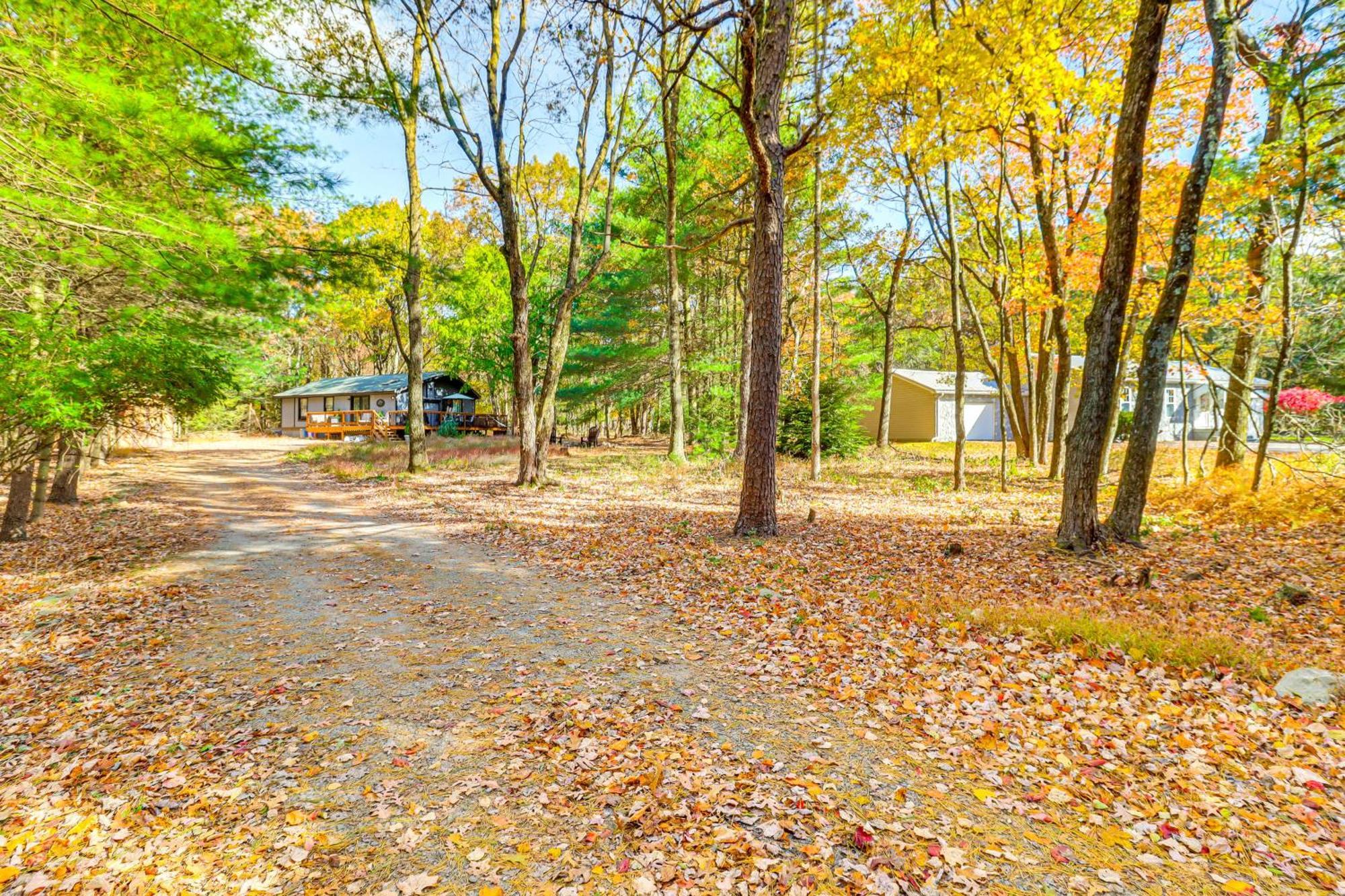 Quaint Jim Thorpe Cabin Retreat, Walk To Beach! Bagian luar foto